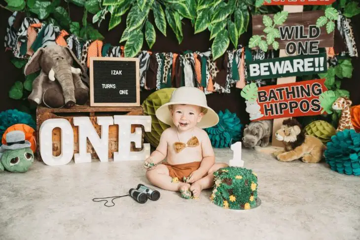 1-year-old-baby-boy-photoshoot-ideas