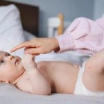 how-long-do-babies-wear-newborn-diapers-featured-image